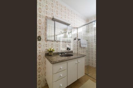 Casa à venda com 303m², 4 quartos e 4 vagasBanheiro da Suite 1