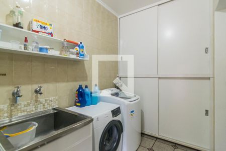Casa à venda com 303m², 4 quartos e 4 vagasÁrea de Serviço