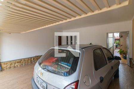 Casa à venda com 303m², 4 quartos e 4 vagasGaragem