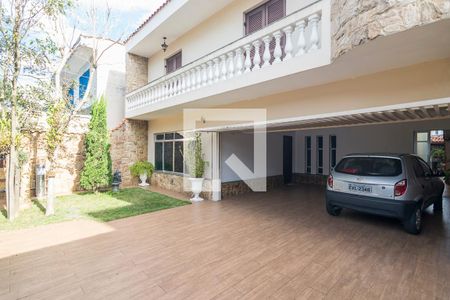 Casa à venda com 303m², 4 quartos e 4 vagasGaragem