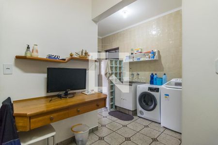 Casa à venda com 303m², 4 quartos e 4 vagasÁrea de Serviço