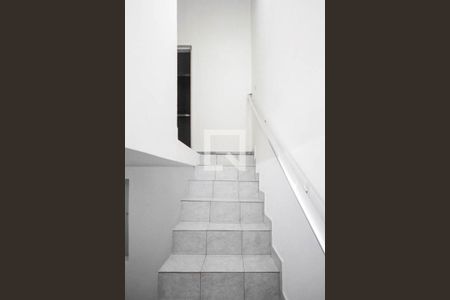 Casa à venda com 104m², 4 quartos e 3 vagas Casa à venda com 104m², 4 quartos e 3 vagasescada