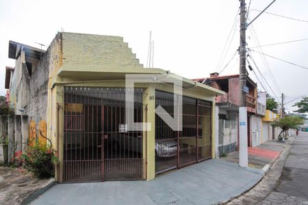 Casa à venda com 104m², 4 quartos e 3 vagas Casa à venda com 104m², 4 quartos e 3 vagasFachada