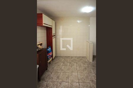 Casa à venda com 104m², 4 quartos e 3 vagas Casa à venda com 104m², 4 quartos e 3 vagasCozinha