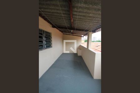 Casa à venda com 104m², 4 quartos e 3 vagas Casa à venda com 104m², 4 quartos e 3 vagasTerraço