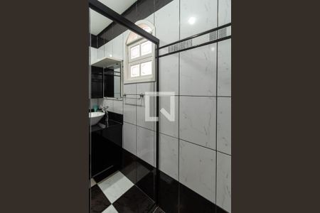 Casa para alugar com 200m², 2 quartos e 3 vagas Casa para alugar com 200m², 2 quartos e 3 vagasBanheiro da suíte