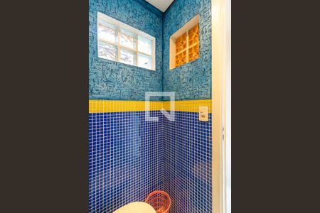 Casa para alugar com 200m², 2 quartos e 3 vagas Casa para alugar com 200m², 2 quartos e 3 vagasBanheiro de Serviço