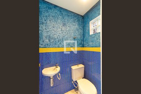 Casa para alugar com 200m², 2 quartos e 3 vagas Casa para alugar com 200m², 2 quartos e 3 vagasBanheiro de Serviço