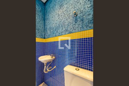 Casa para alugar com 200m², 2 quartos e 3 vagas Casa para alugar com 200m², 2 quartos e 3 vagasBanheiro de Serviço