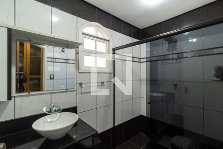 Casa para alugar com 200m², 2 quartos e 3 vagas Casa para alugar com 200m², 2 quartos e 3 vagasBanheiro da suíte