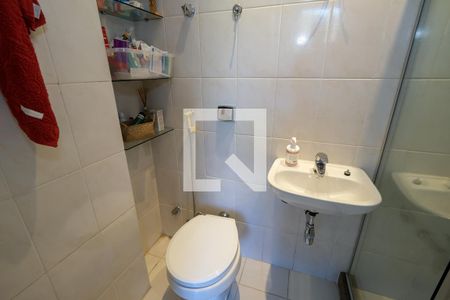 Apartamento para alugar com 100m², 3 quartos e 1 vaga Apartamento para alugar com 100m², 3 quartos e 1 vagaBanheiro da Suíte