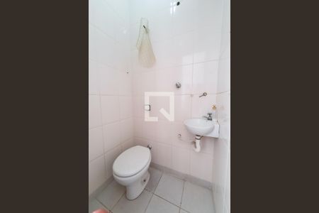 Apartamento à venda com 85m², 2 quartos e sem vaga Apartamento à venda com 85m², 2 quartos e sem vagaBanheiro de Serviço