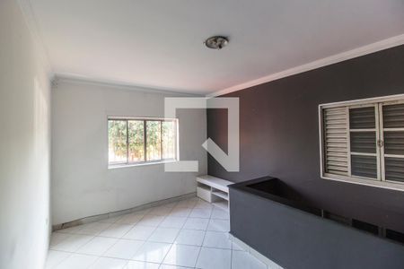 Sala de casa para alugar com 2 quartos, 115m² em Jardim Santa Rita, Barueri