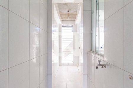 Área de serviço de casa para alugar com 2 quartos, 80m² em São Pedro, Osasco