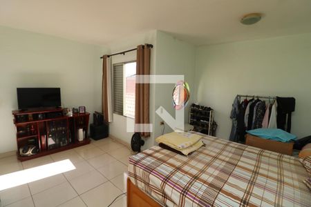 Casa à venda com 200m², 4 quartos e 2 vagasSuíte