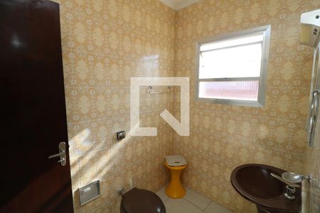 Casa à venda com 200m², 4 quartos e 2 vagasBanheiro 