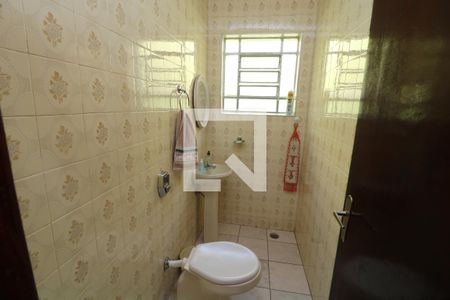 Casa à venda com 200m², 4 quartos e 2 vagasSuíte banheiro 