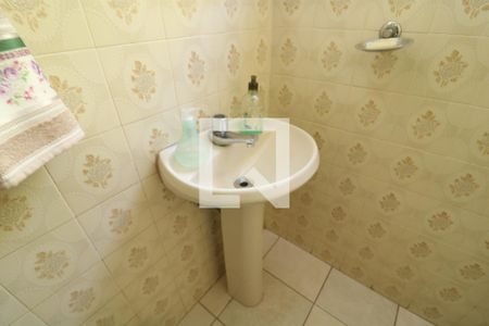 Casa à venda com 200m², 4 quartos e 2 vagasSuíte banheiro 