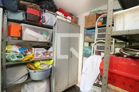 Casa à venda com 200m², 4 quartos e 2 vagasQuarto de Serviço