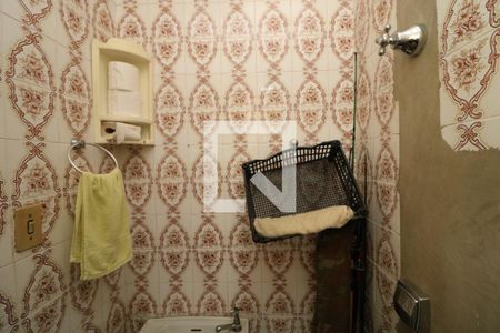 Casa à venda com 200m², 4 quartos e 2 vagasBanheiro de Serviço