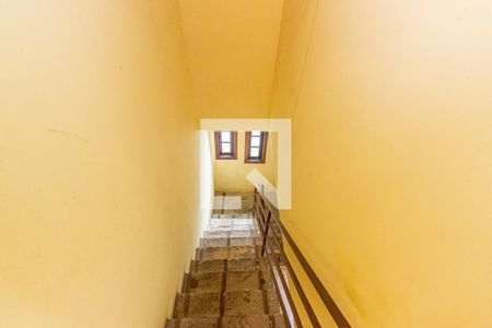 Casa para alugar com 126m², 2 quartos e 1 vagaEscada