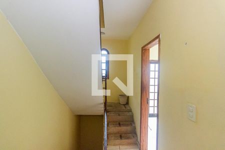 Casa para alugar com 126m², 2 quartos e 1 vagaEscada