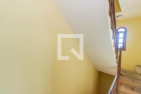 Casa para alugar com 126m², 2 quartos e 1 vagaEscada