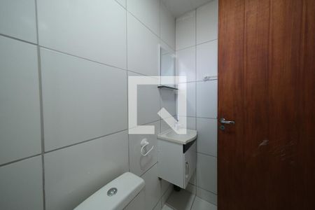 Banheiro de kitnet/studio para alugar com 1 quarto, 10m² em Cruzeiro, São José dos Pinhais