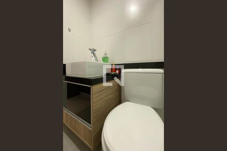 Apartamento à venda com 77m², 3 quartos e 1 vaga Apartamento à venda com 77m², 3 quartos e 1 vagaBanheiro da suíte