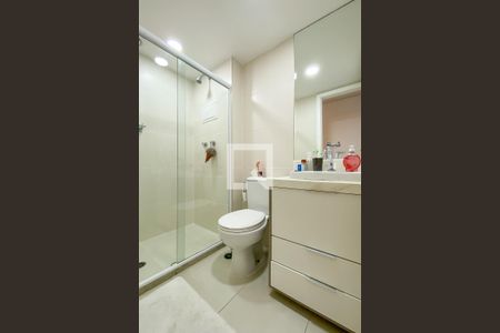 Apartamento à venda com 77m², 3 quartos e 1 vaga Apartamento à venda com 77m², 3 quartos e 1 vagaBanheiro social