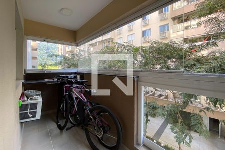 Apartamento à venda com 77m², 3 quartos e 1 vaga Apartamento à venda com 77m², 3 quartos e 1 vagaVaranda