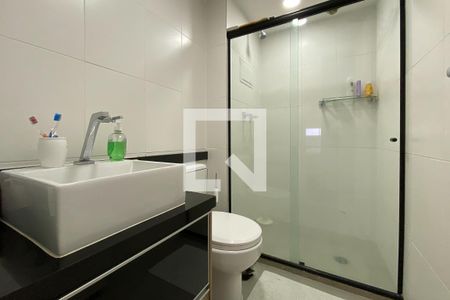 Apartamento à venda com 77m², 3 quartos e 1 vaga Apartamento à venda com 77m², 3 quartos e 1 vagaBanheiro da suíte