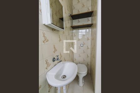 Banheiro de casa de condomínio para alugar com 1 quarto, 58m² em Pompeia, São Paulo
