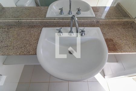 Apartamento à venda com 90m², 2 quartos e 1 vagaSuíte 1 - Banheiro