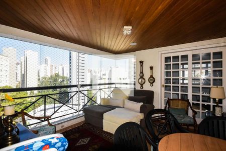 Varanda de apartamento para alugar com 4 quartos, 230m² em Vila Suzana, São Paulo