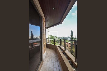 Apartamento à venda com 107m², 4 quartos e 2 vagasVaranda