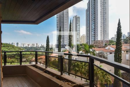 Apartamento à venda com 107m², 4 quartos e 2 vagasVaranda