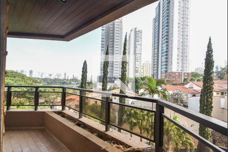Apartamento à venda com 107m², 4 quartos e 2 vagasVaranda