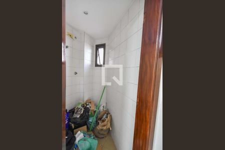 Apartamento à venda com 107m², 4 quartos e 2 vagasBanheiro de Serviços