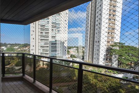 Apartamento à venda com 107m², 4 quartos e 2 vagasVaranda