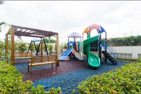Apartamento à venda com 101m², 3 quartos e 2 vagas Apartamento à venda com 101m², 3 quartos e 2 vagasÁrea Comum - Playground