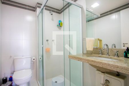 Apartamento à venda com 101m², 3 quartos e 2 vagas Apartamento à venda com 101m², 3 quartos e 2 vagasBanheiro social