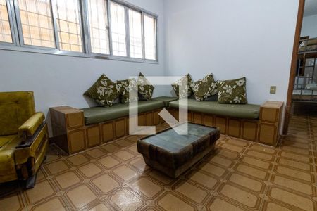 Detalhe da sala de estar de casa para alugar com 2 quartos, 116m² em Maracanã, Praia Grande