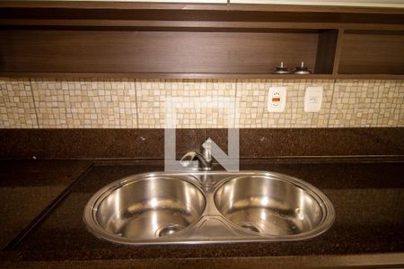 Casa de condomínio à venda com 186m², 3 quartos e 3 vagas Casa de condomínio à venda com 186m², 3 quartos e 3 vagasCozinha e Área de Serviço