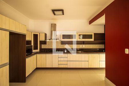 Casa de condomínio à venda com 186m², 3 quartos e 3 vagas Casa de condomínio à venda com 186m², 3 quartos e 3 vagasCozinha e Área de Serviço