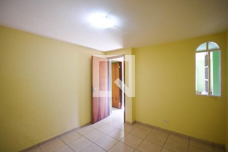 Quarto de casa para alugar com 2 quartos, 60m² em Jardim Londrina, São Paulo