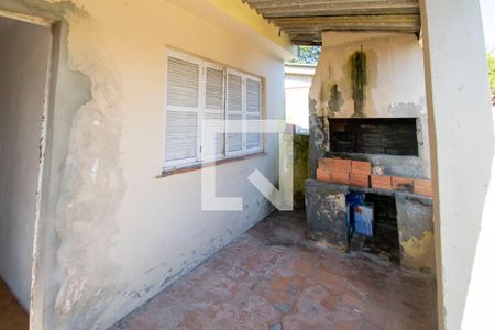 Casa à venda com 300m², 2 quartos e 1 vagaÁrea de Serviço