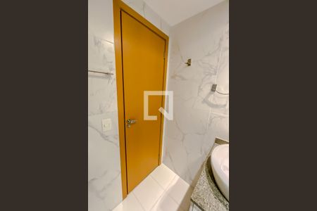 Apartamento à venda com 60m², 2 quartos e 1 vaga Apartamento à venda com 60m², 2 quartos e 1 vagaBanheiro