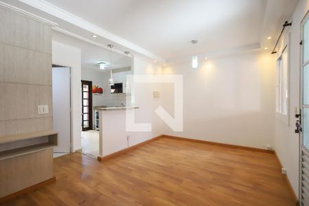 Sala de casa de condomínio para alugar com 3 quartos, 75m² em Jaraguá, São Paulo