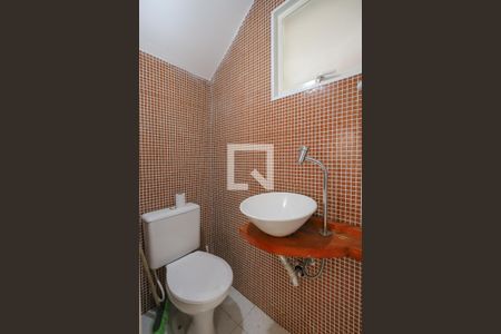 Lavabo de casa de condomínio para alugar com 3 quartos, 75m² em Jaraguá, São Paulo